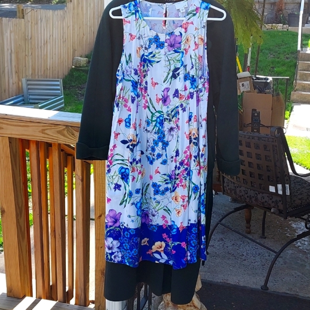 Sleeveless dress